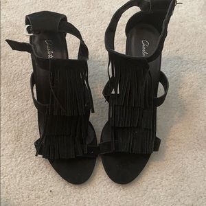 Fringe black heels